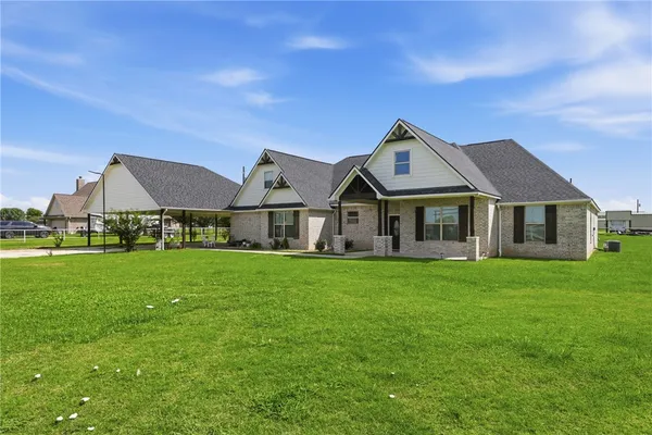 $599,900 | 3553 North Country Drive, Bryan, TX 77808
