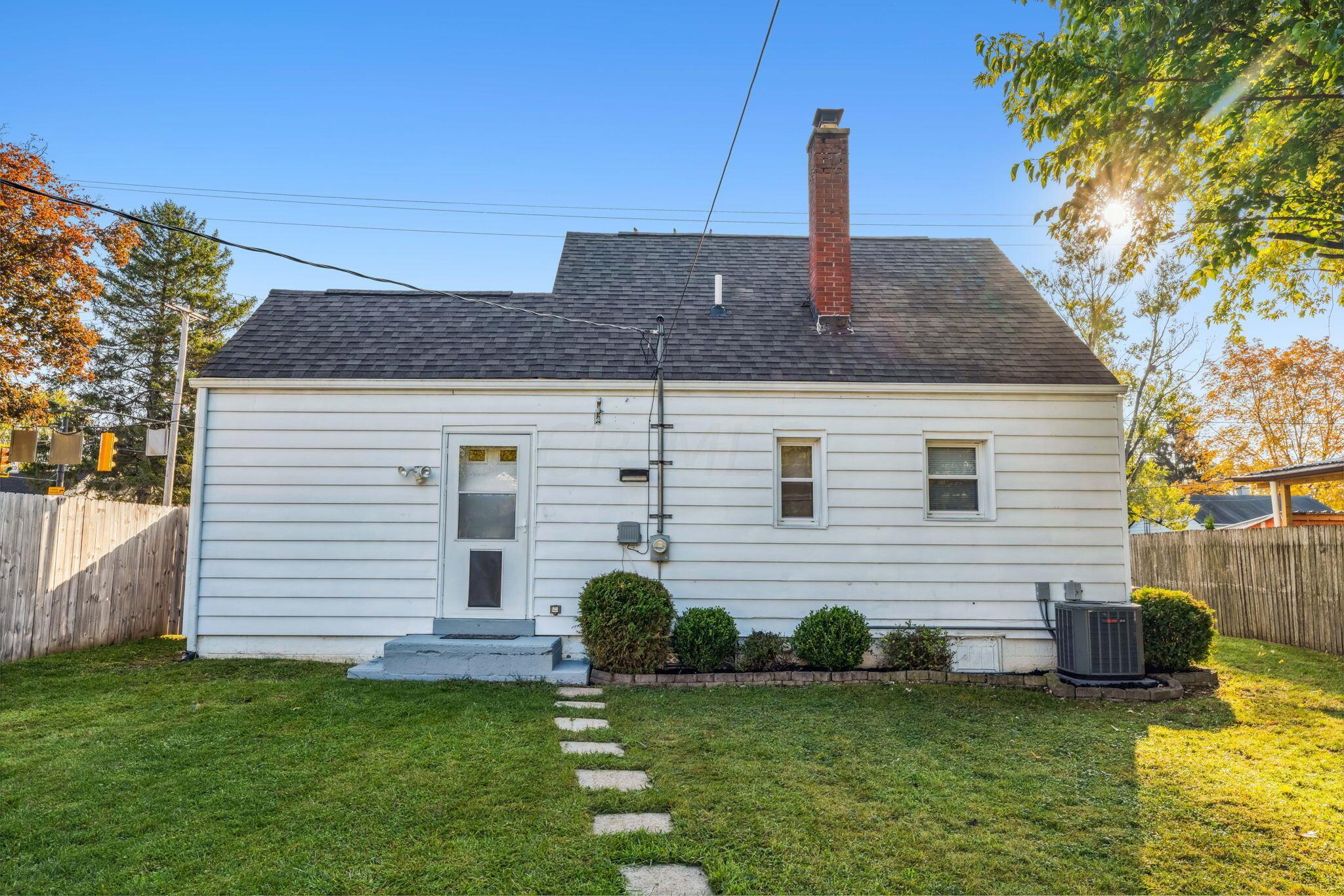 3387 Karl Road Columbus, OH 43224 - Photo 25 of 28 8-web-or-mls-3387-karl-rd