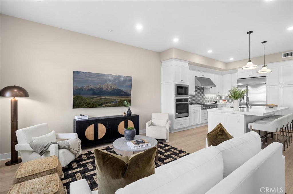 157 Crossover Irvine, CA 92618 - Photo 7 of 72