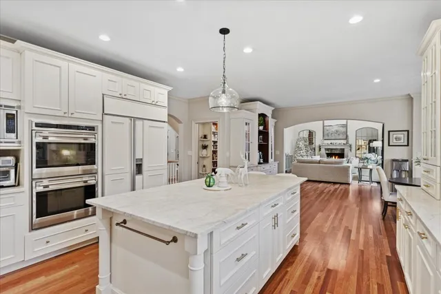 $1,599,000 | 14840 Creekside Path, Green Oaks, IL 60048