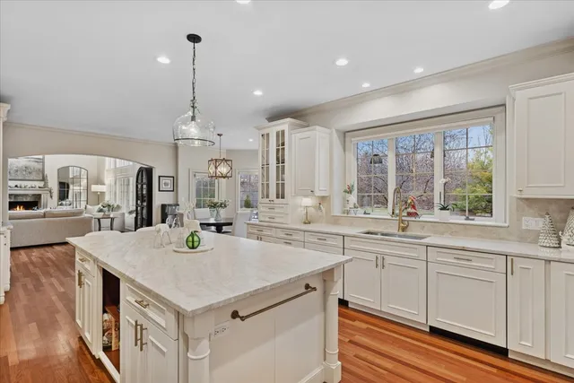 $1,599,000 | 14840 Creekside Path, Green Oaks, IL 60048