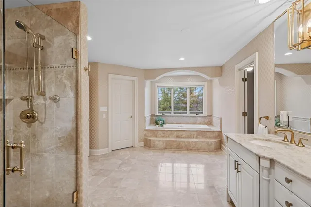 $1,599,000 | 14840 Creekside Path, Green Oaks, IL 60048