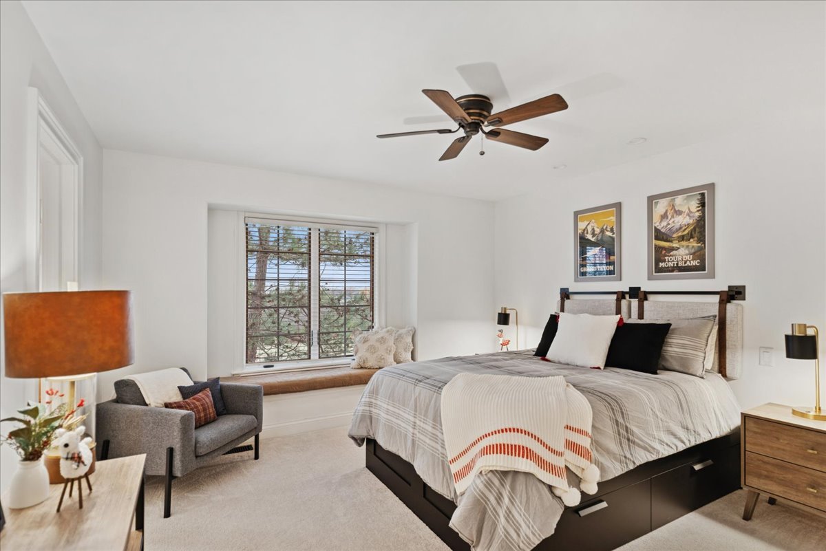 14840 Creekside Path Green Oaks, IL 60048 - Photo 23 of 35 a bedroom with a bed and glass window