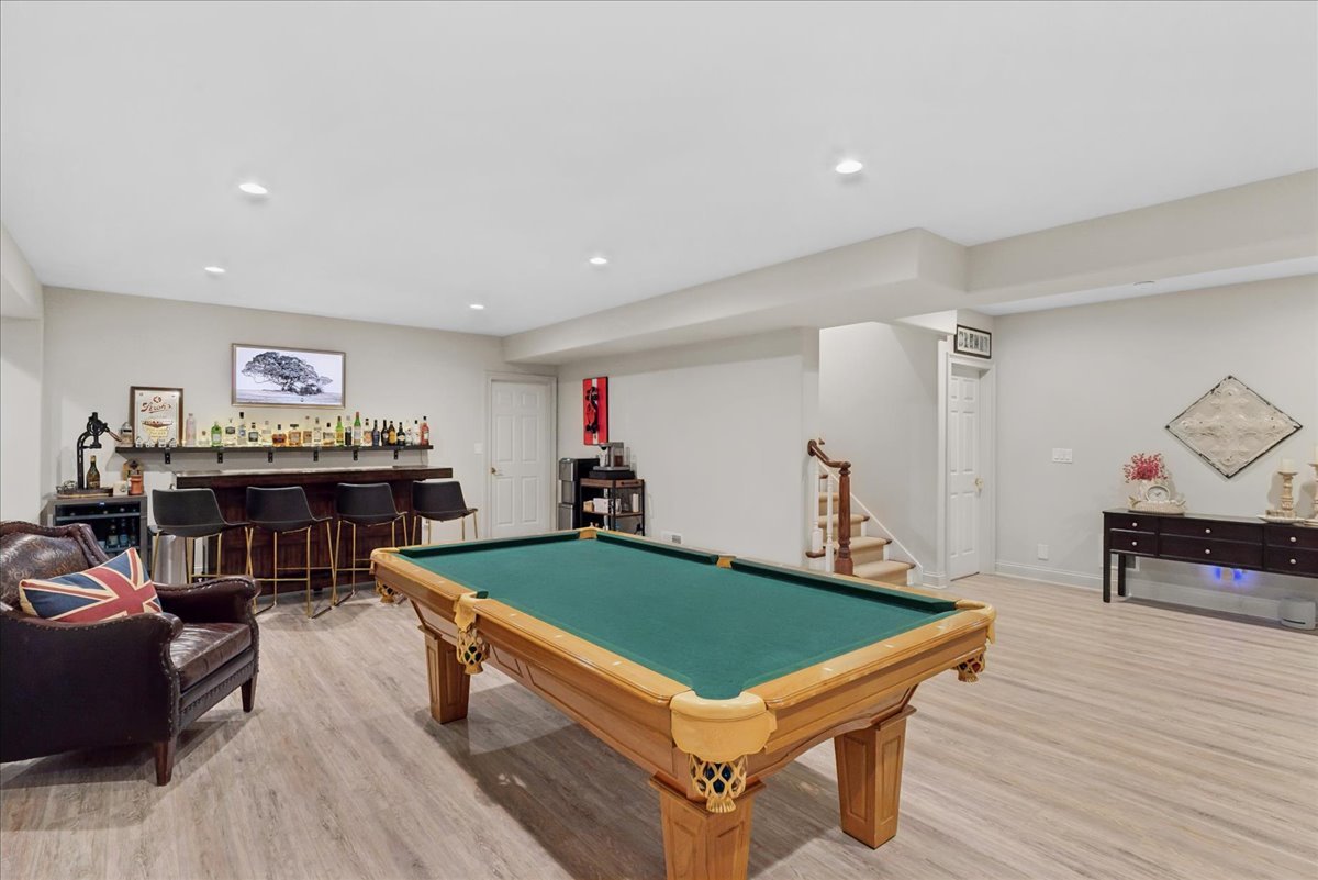 14840 Creekside Path Green Oaks, IL 60048 - Photo 27 of 35 a living room with furniture pool table and a table