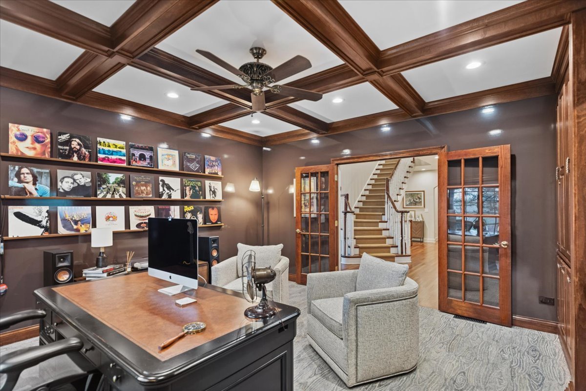 14840 Creekside Path Green Oaks, IL 60048 - Photo 10 of 35 a living room with furniture a rug and a ceiling fan