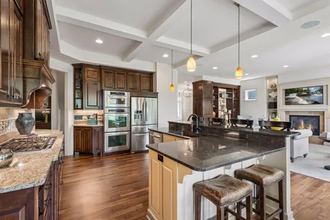 $1,200,000 | 16630 54th Court North, Plymouth, MN 55446