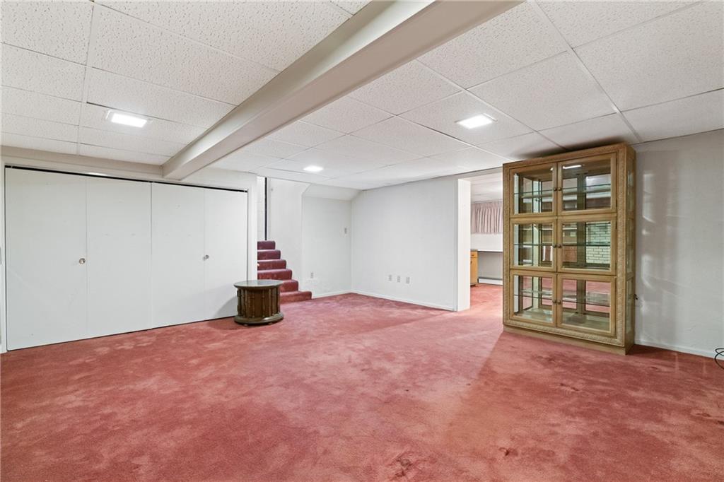 500 Allenby Avenue Pittsburgh, PA 15218 - Photo 21 of 35 a view of an empty room with a window