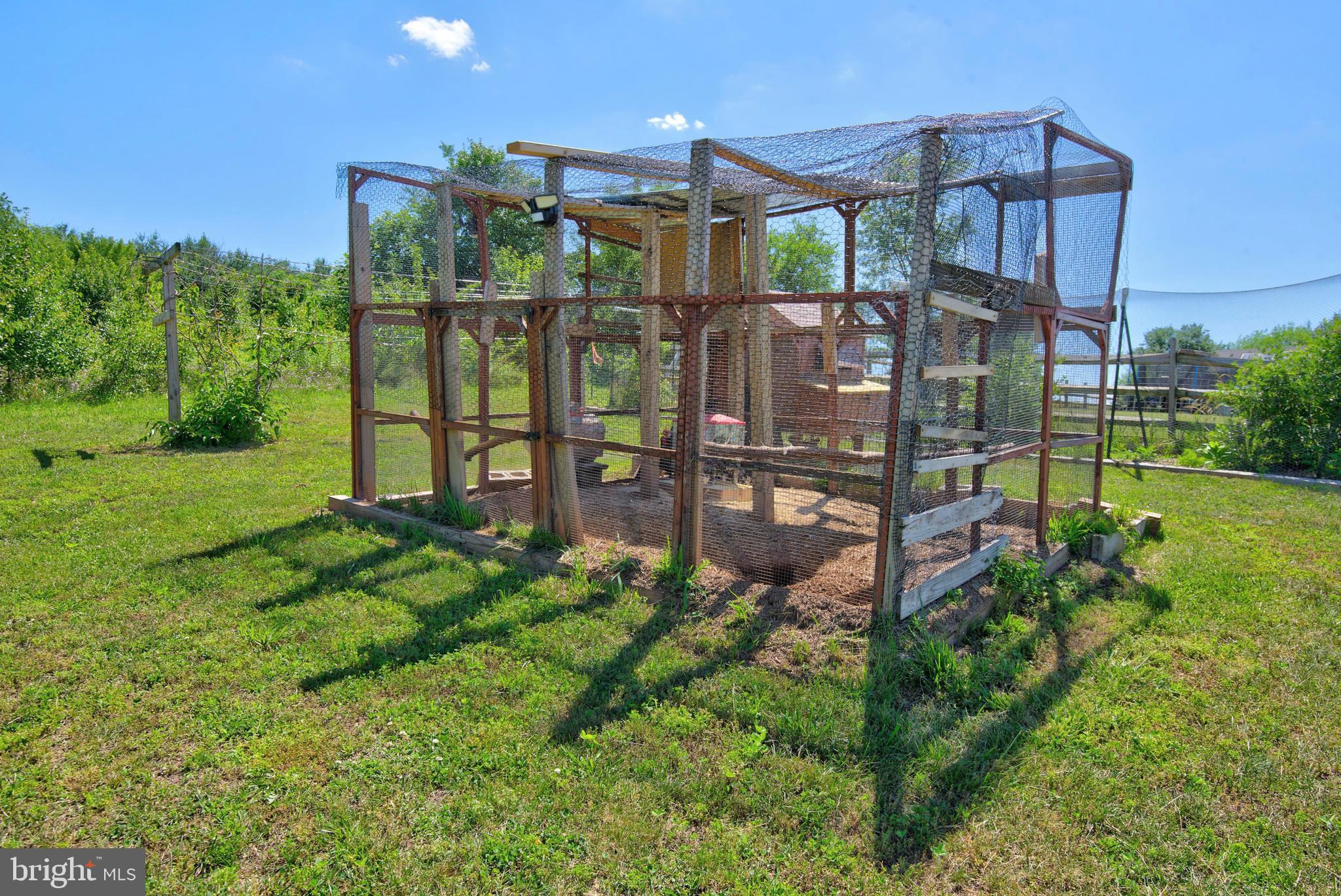 225 North Grant Road Thomasville, PA 17364 - Photo 42 of 49 Chicken Coop