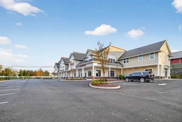 $2,200 | 692 Highway 206, Unit 101, Hillsborough, NJ 08844
