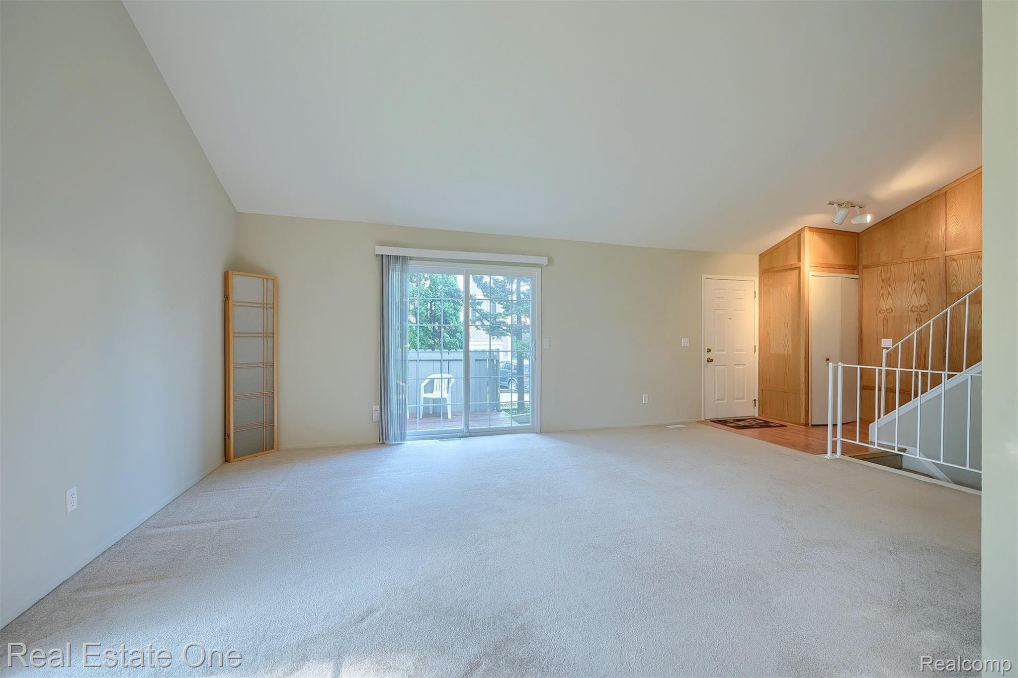 1360 Crescent Lane, Unit 304 Rochester, MI 48306 - Photo 8 of 41 Neutral throughout!