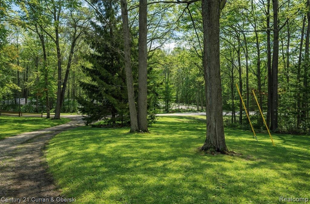 8135 Hillcrest Road Roscommon, MI 48653 - Photo 2 of 23