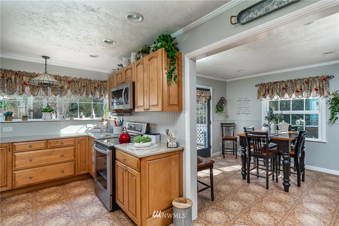 1474 North View Road Oak Harbor, WA 98277 - Photo 11 of 40 Gallery Image 11