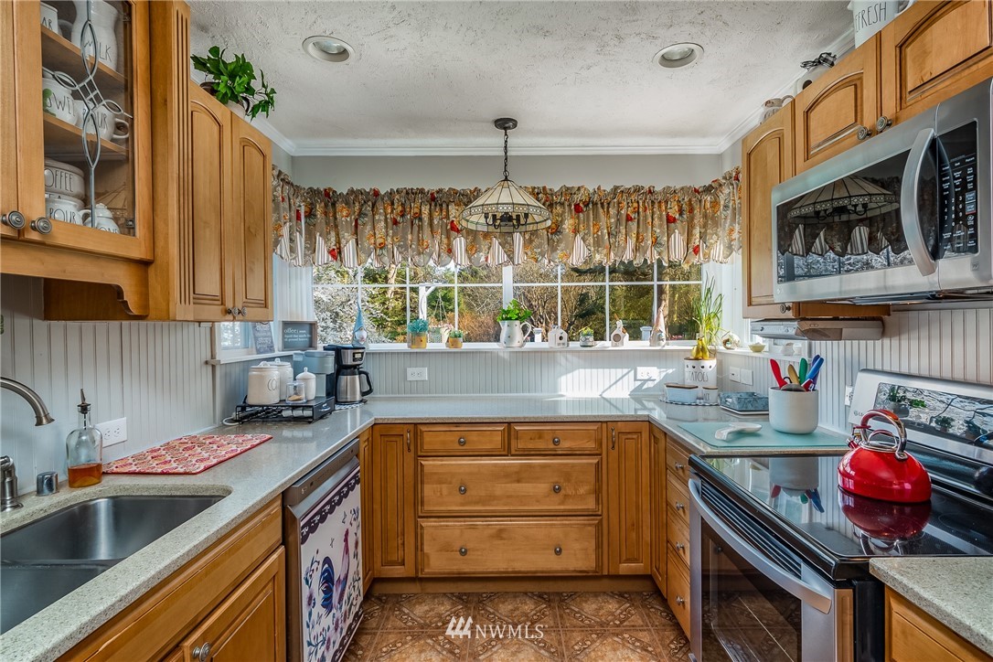 1474 North View Road Oak Harbor, WA 98277 - Photo 12 of 40 Gallery Image 12