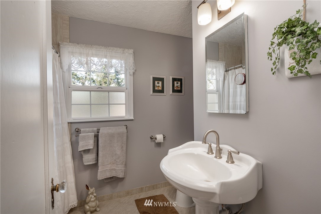 1474 North View Road Oak Harbor, WA 98277 - Photo 18 of 40 Gallery Image 18
