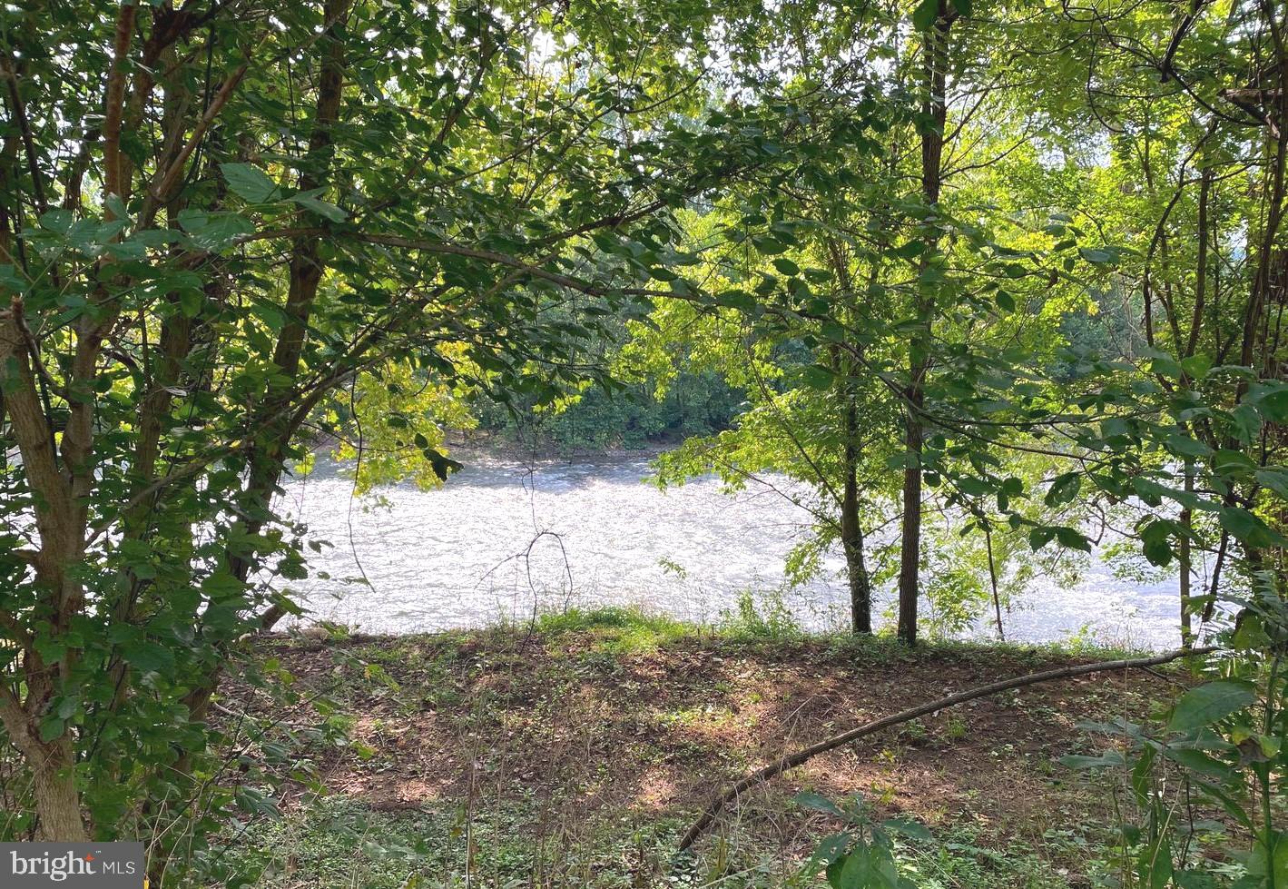 1461 Springfield Pike Springfield, WV 26763 - Photo 4 of 15