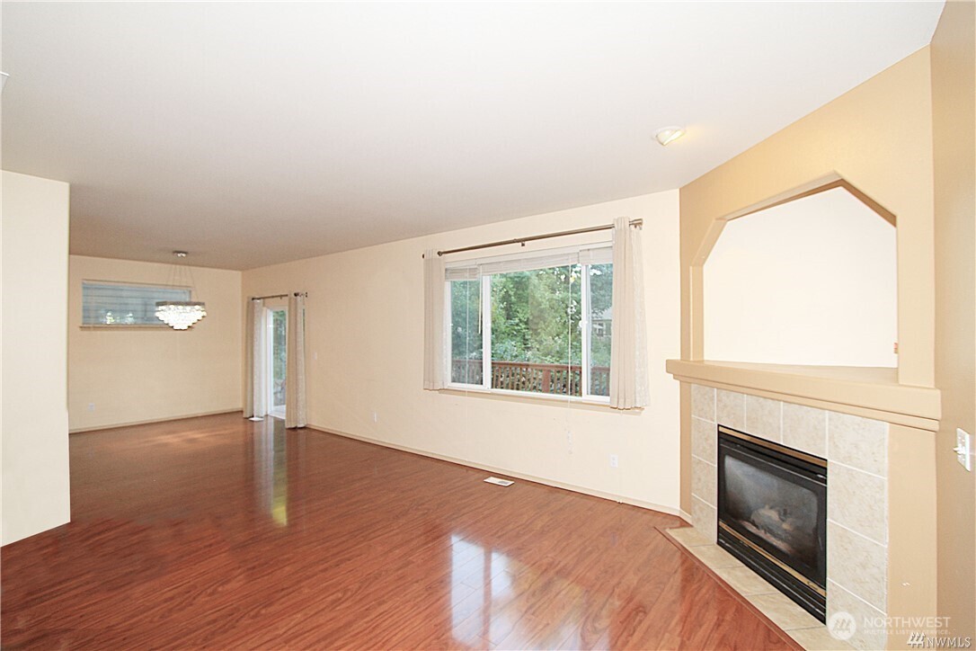 2422 Stafford Way Bothell, WA 98012 - Photo 5 of 18
