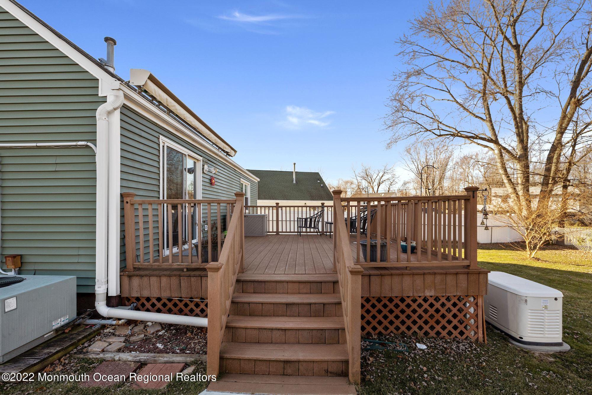 189 Middle Road Hazlet, NJ 07730 - Photo 17 of 21 038_189_MIDDLE_ROAD_364822_683933