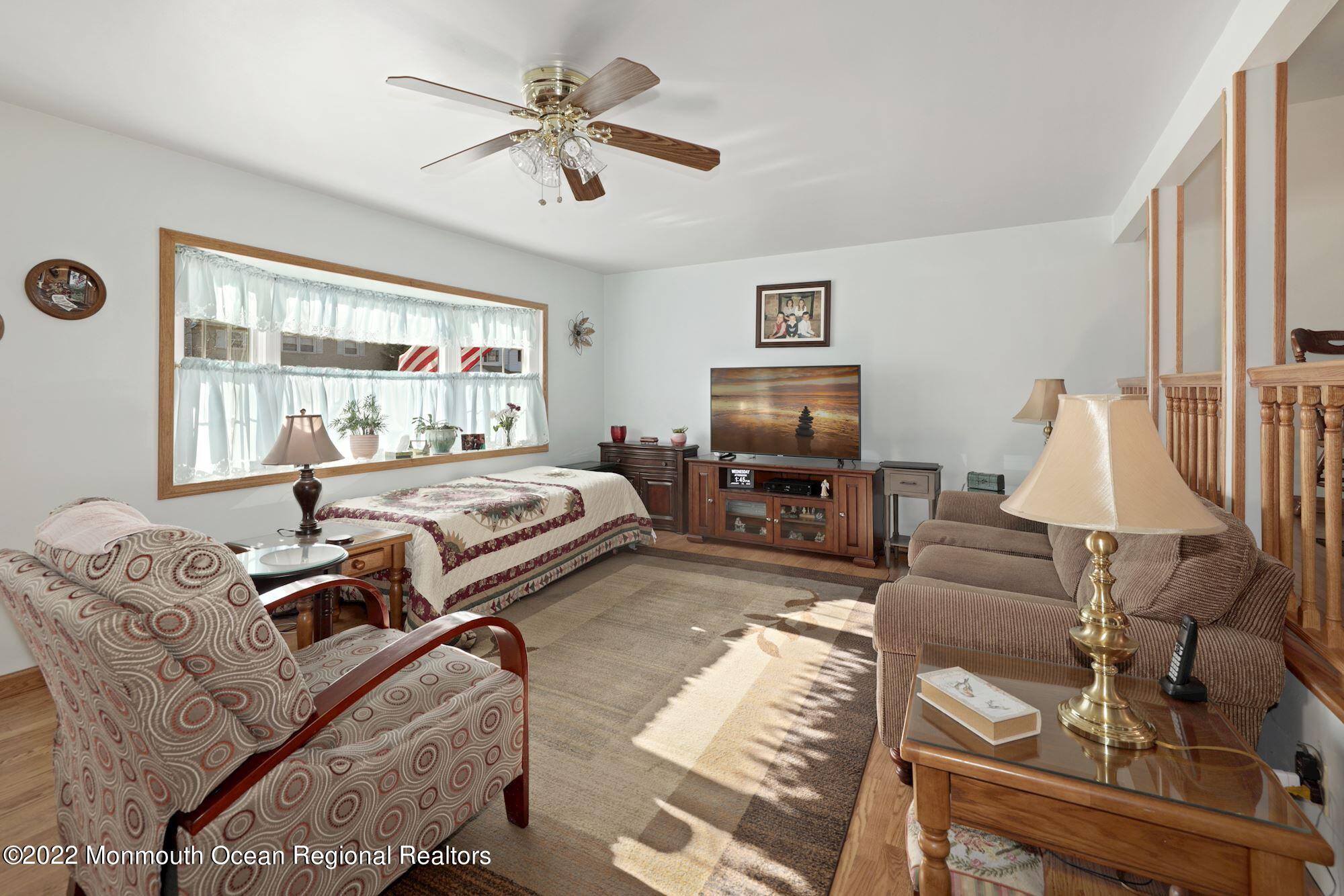 189 Middle Road Hazlet, NJ 07730 - Photo 3 of 21 010_189_MIDDLE_ROAD_364822_683933