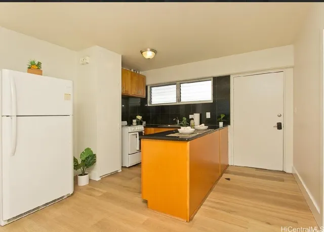 $1,795 | 909 University Avenue, Unit 211, Honolulu, HI 96826