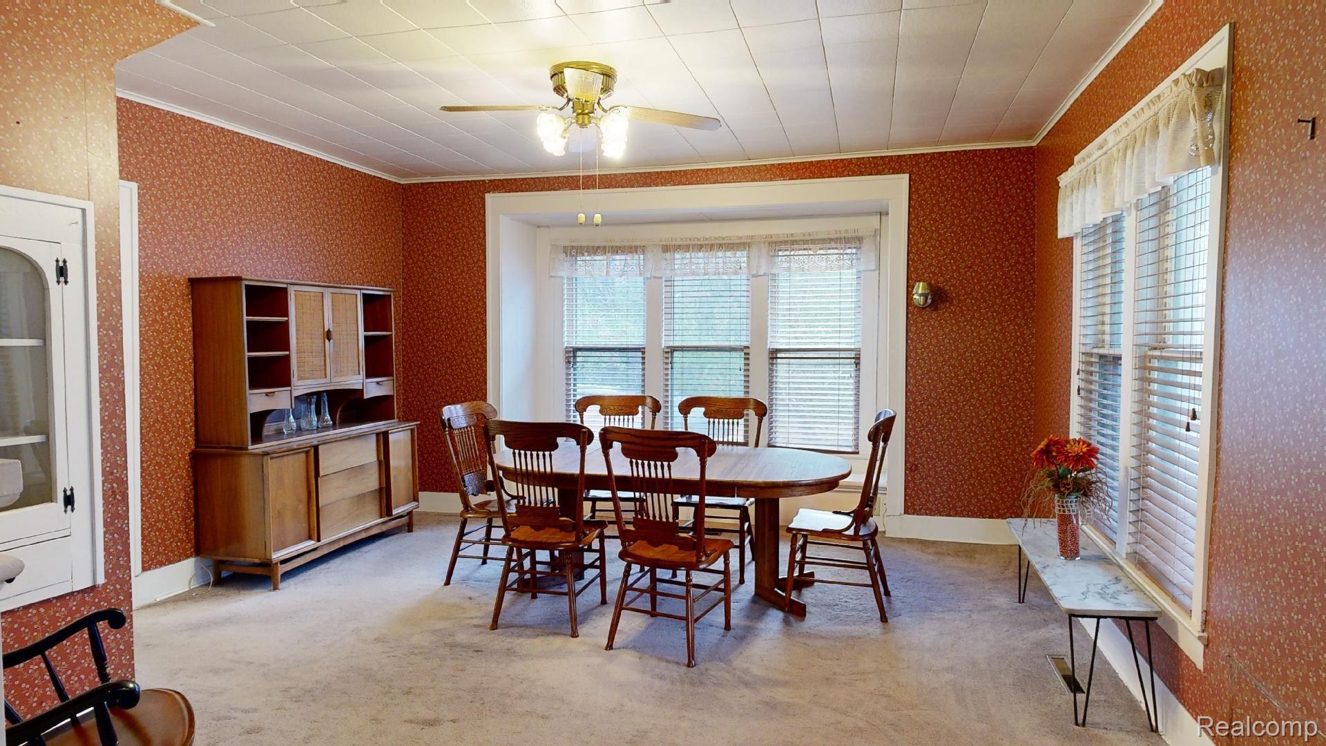 5224 North Seymour Road Flushing, MI 48433 - Photo 8 of 37 Dining Room