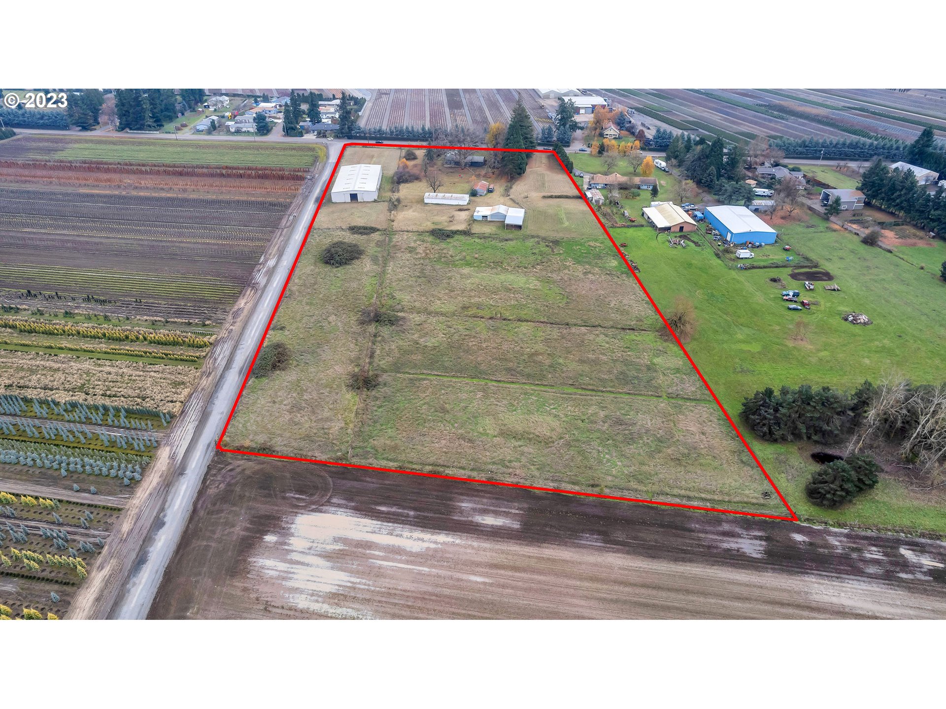 17511 Boones Ferry Road Northeast Hubbard, OR 97032 - Photo 8 of 28 a view of a tennis court
