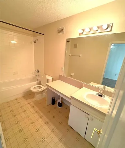 $1,095 | 825 Washington Palm Loop, Unit LOCKOUT B, Davenport, FL 33897
