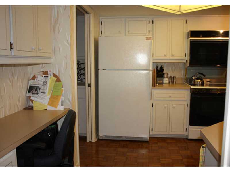1850 Bay Road, Unit PHB Vero Beach, FL 32963 - Photo 11 of 25 Gallery Image 11