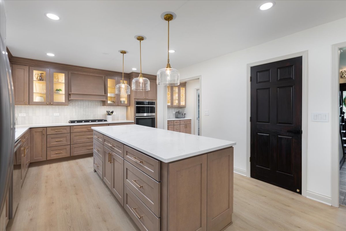 318 North West Road Lombard, IL 60148 - Photo 7 of 55 Gallery Image 7