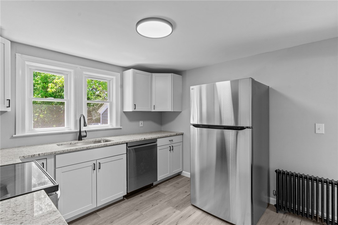 28 Ferrier Drive Warwick, RI 02888 - Photo 3 of 38