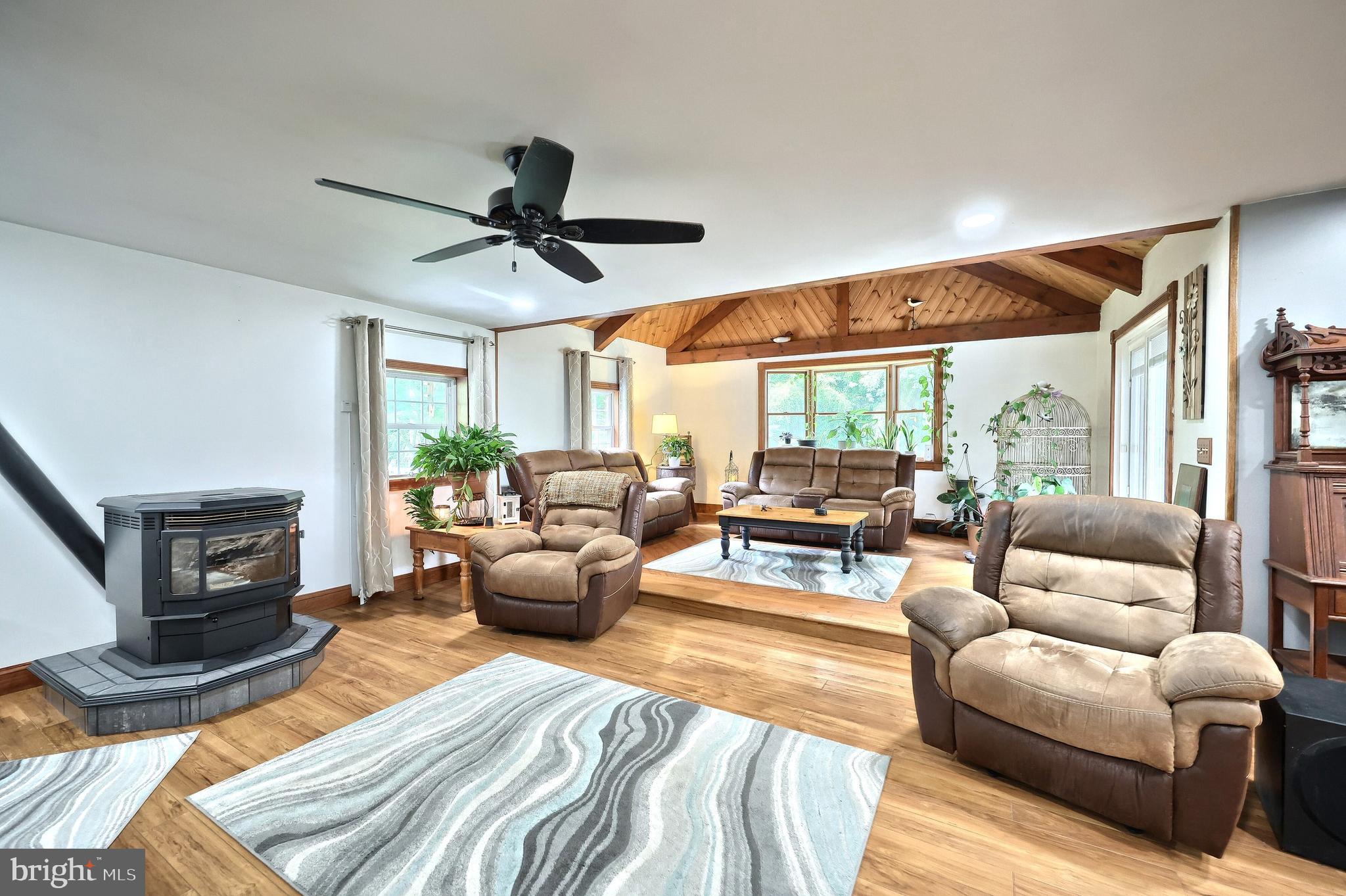 281 Middle River Road Brogue, PA 17309 - Photo 24 of 51 Living & Family Rooms