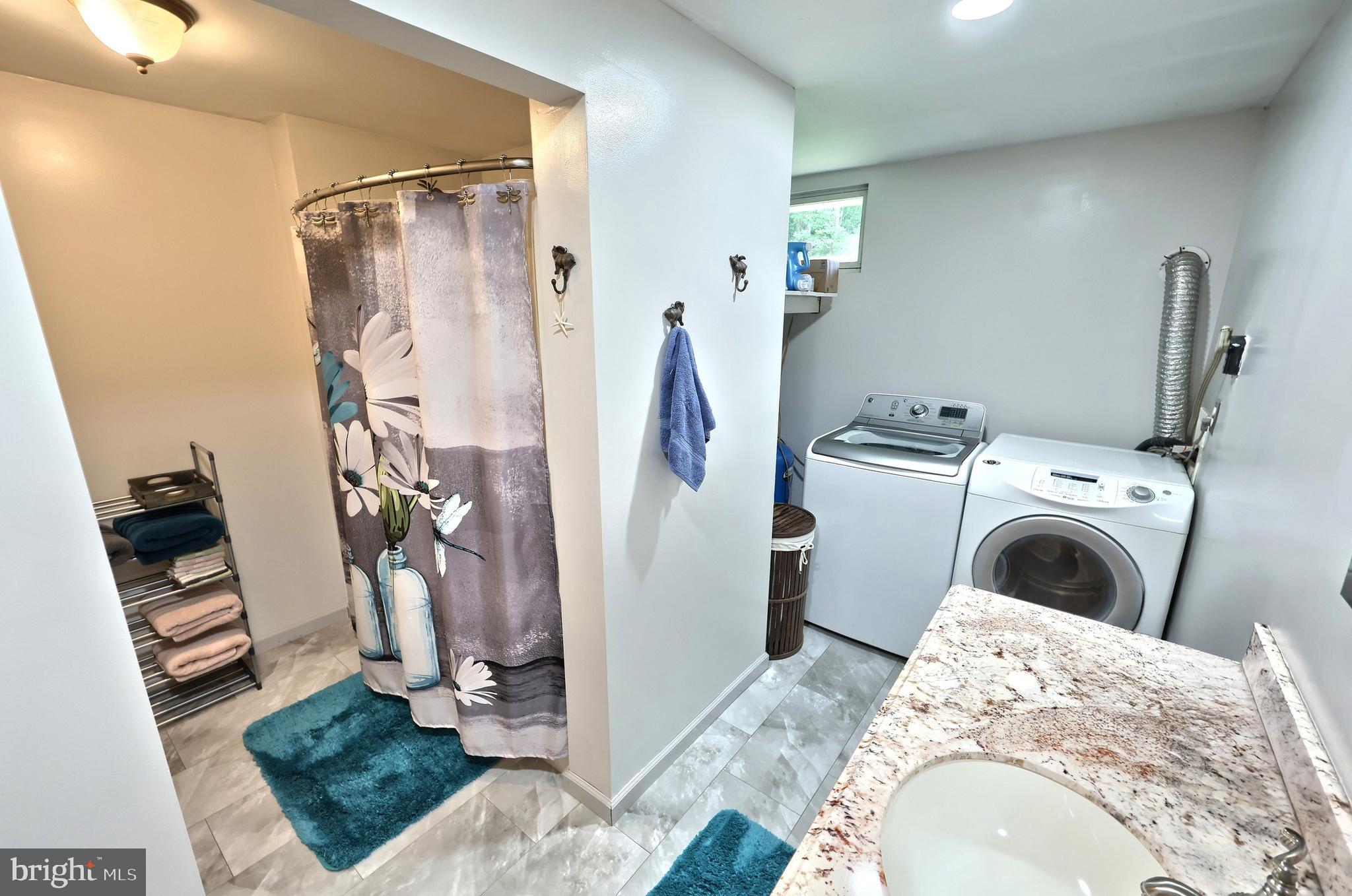 281 Middle River Road Brogue, PA 17309 - Photo 34 of 51 Full Bathroom w/ Laundry