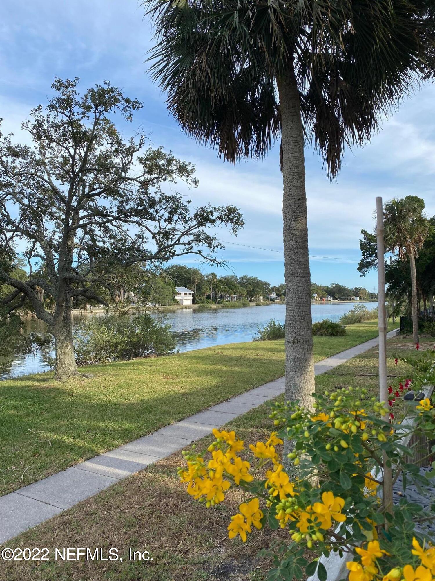 109 Washington Street St. Augustine, FL 32084 - Photo 25 of 31 Front side walk