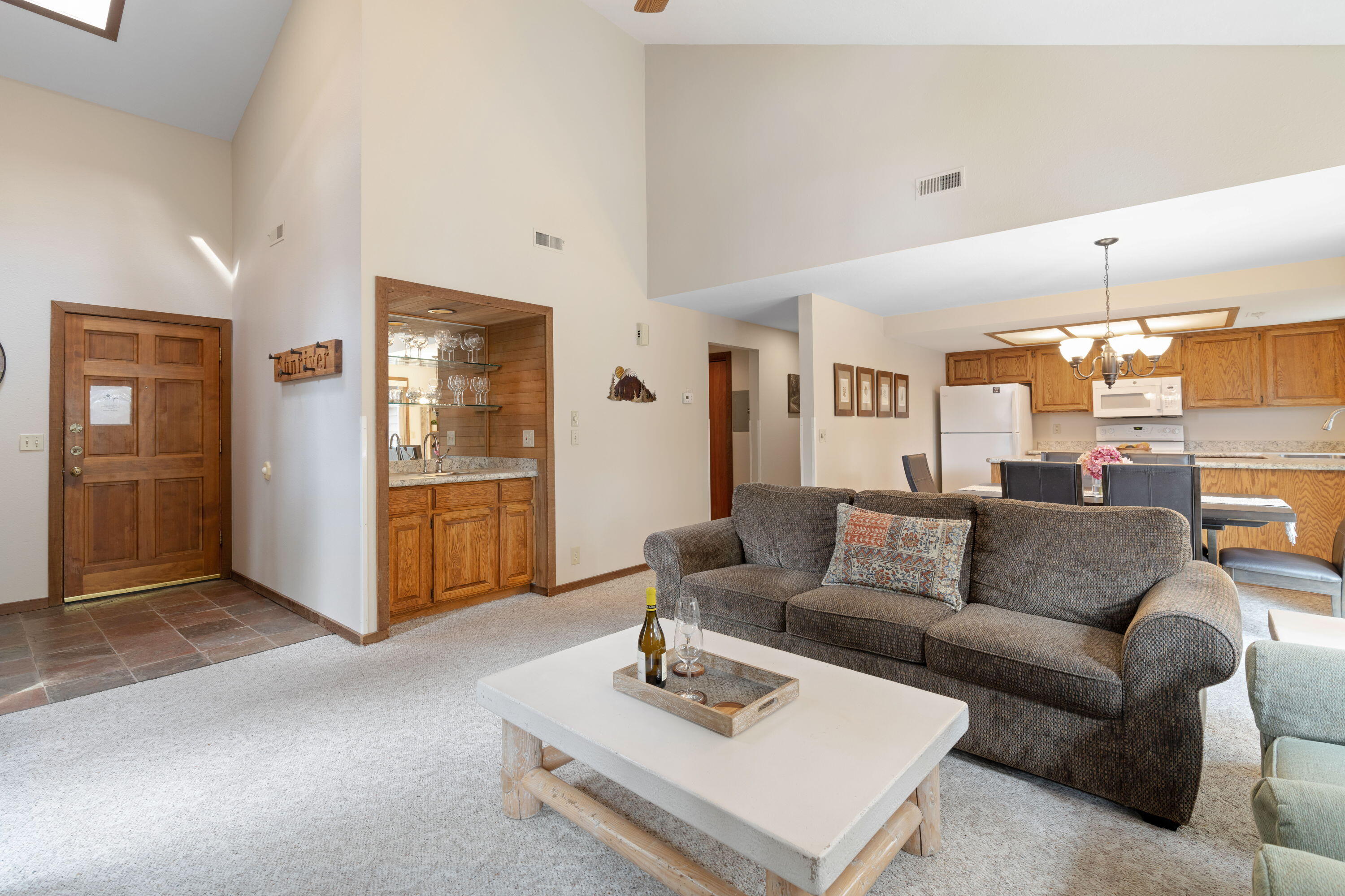 57326 Beaver Ridge Loop, Unit 12 Sunriver, OR 97707 - Photo 7 of 33