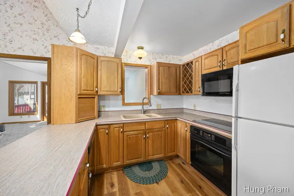 $379,900 | 7724 West Lake Drive, Stanwood, MI 49346