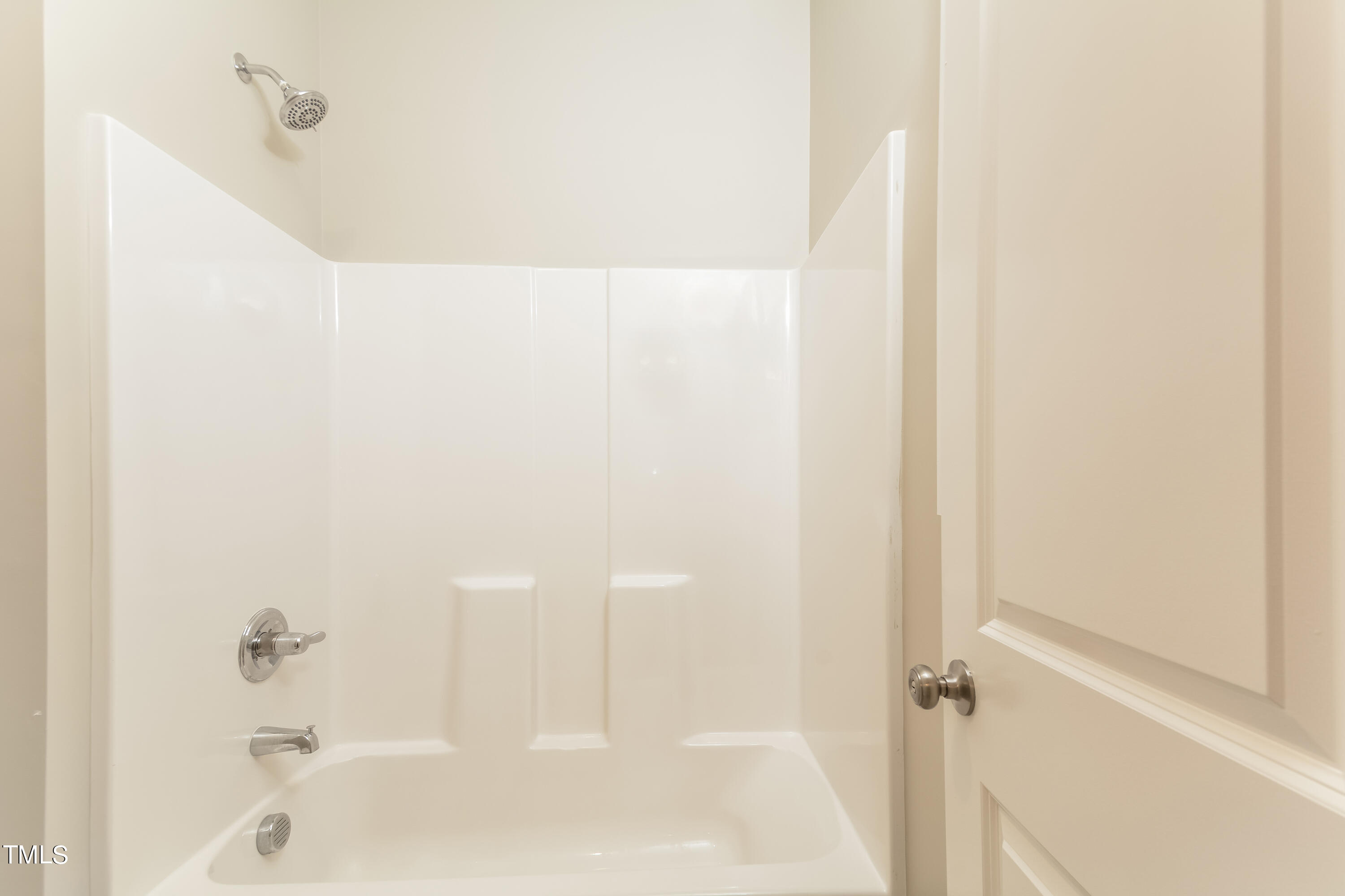 510 Eugene Street Durham, NC 27701 - Photo 5 of 15 a bathroom with a bathtub