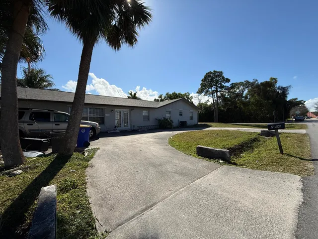 $2,900 | 2566 Southeast Bonita Street, Stuart, FL 34997