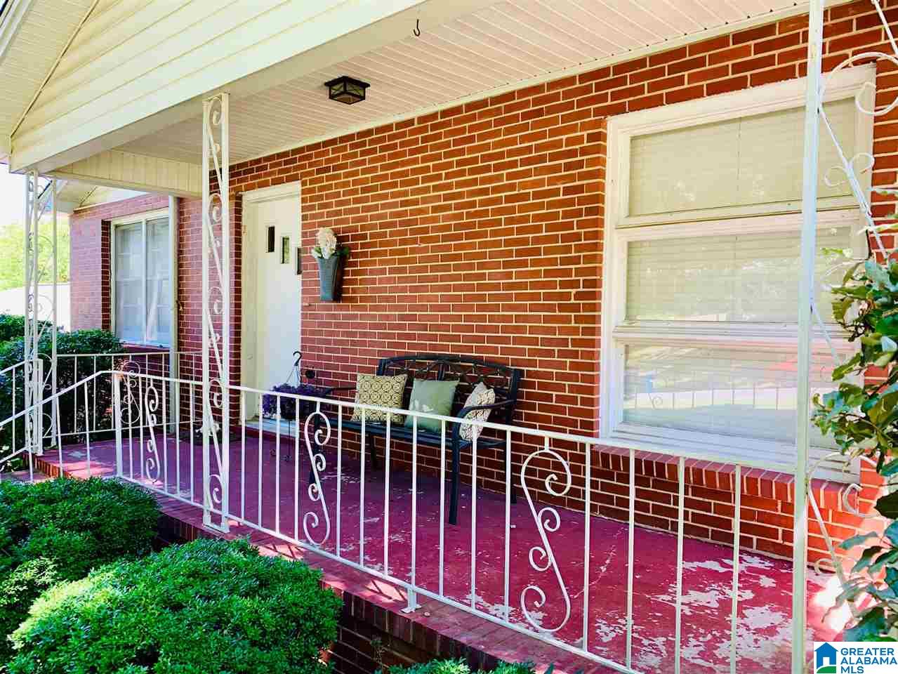 2009 Lynn Road Anniston, AL 36207 - Photo 2 of 24 Gallery Image 2
