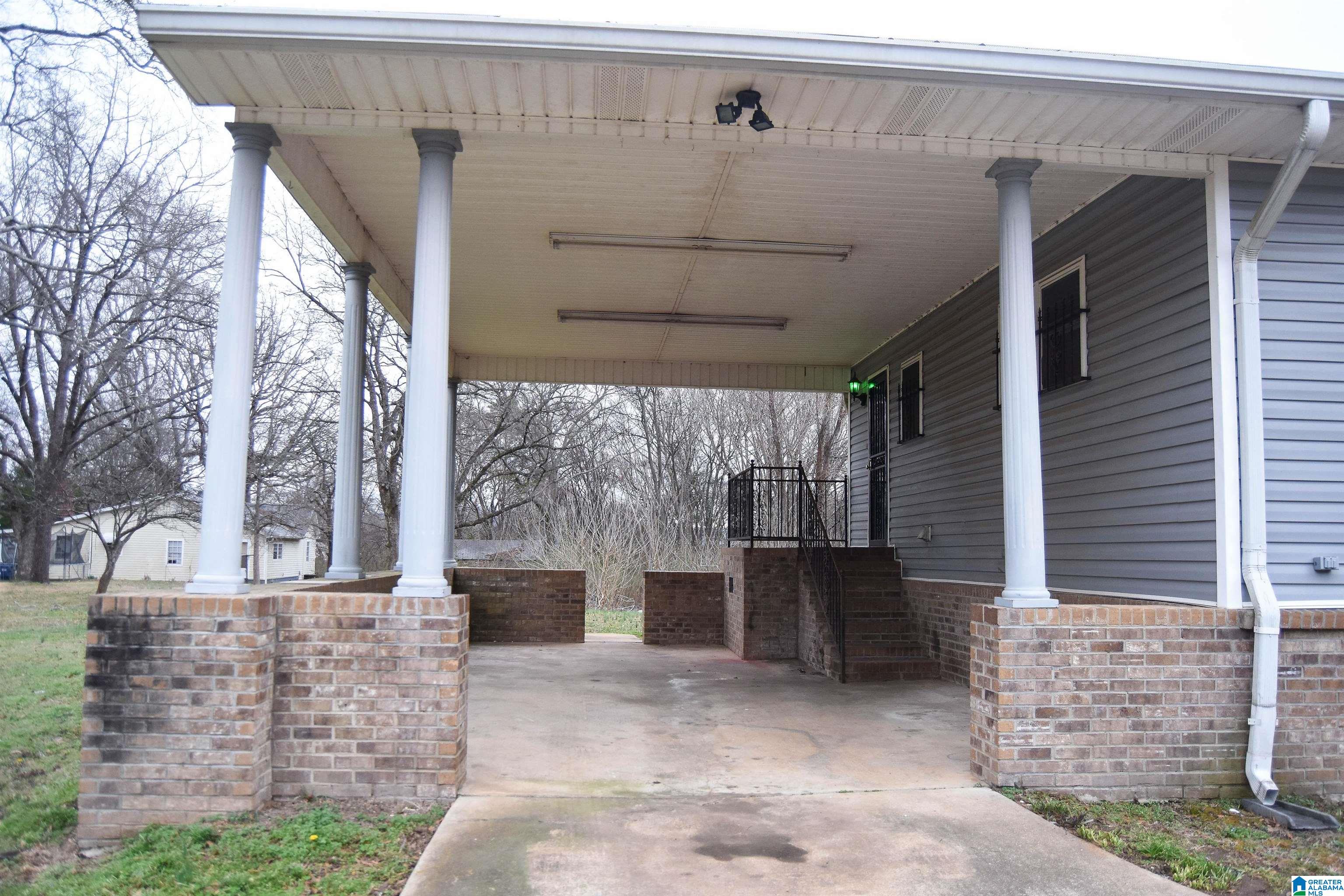 932 Parker Street Anniston, AL 36201 - Photo 4 of 37