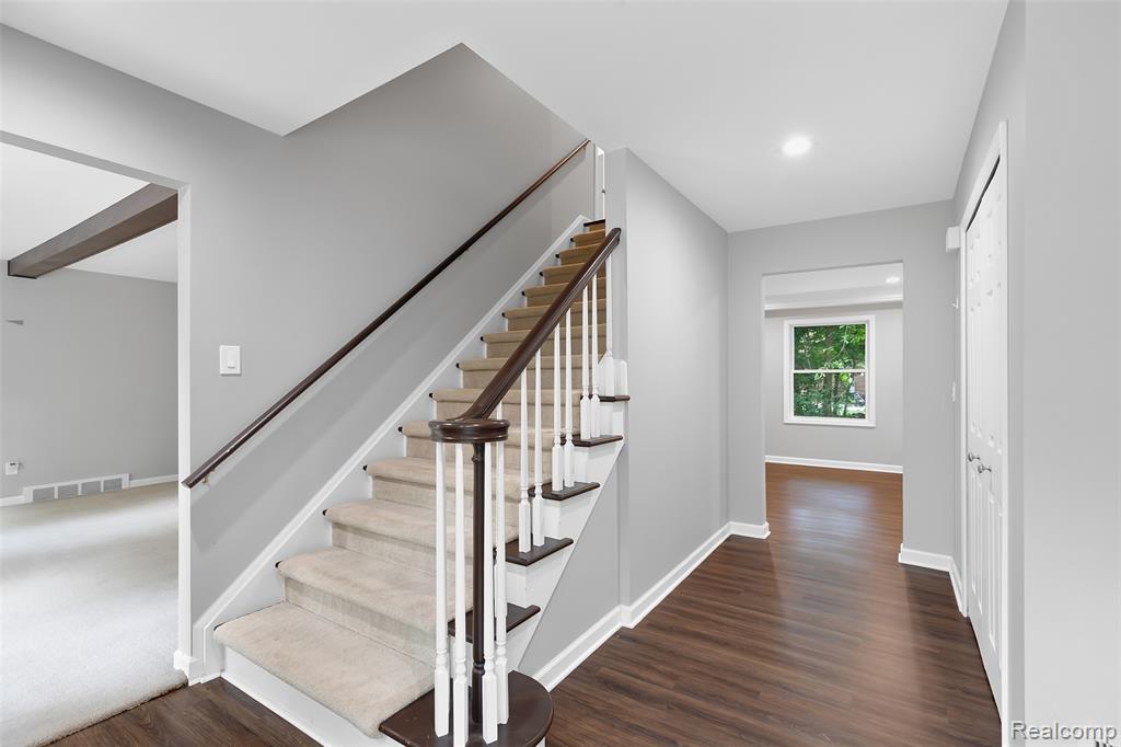 9020 Bridge Road Grosse Ile, MI 48138 - Photo 8 of 34 Gallery Image 8