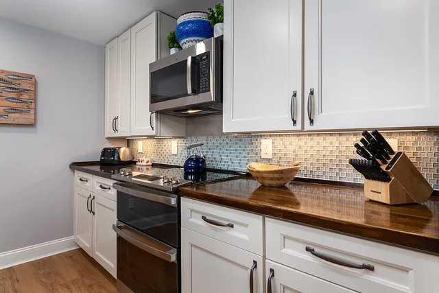 $1,750,000 | 28 Palm Beach Avenue, Narragansett, RI 02882