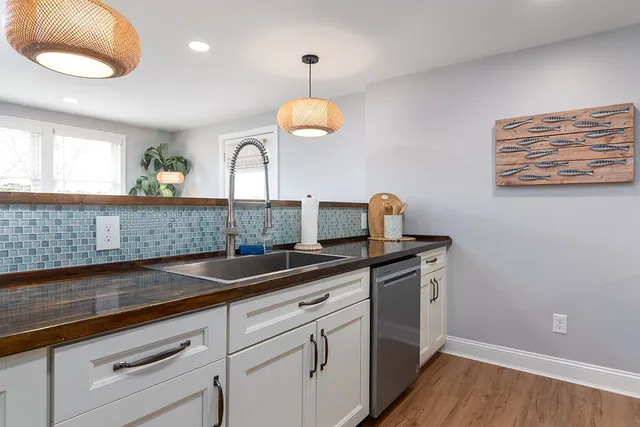 $1,750,000 | 28 Palm Beach Avenue, Narragansett, RI 02882