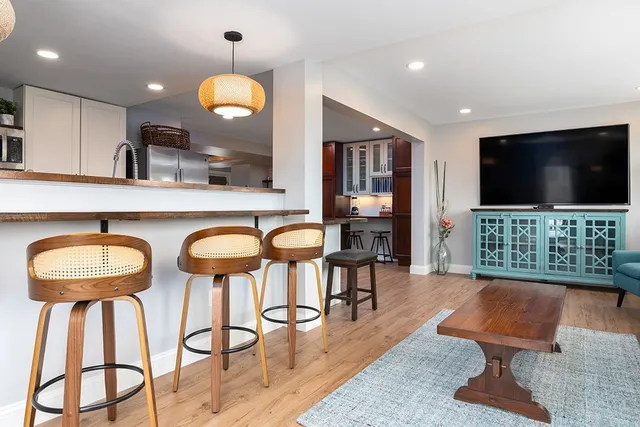 $1,750,000 | 28 Palm Beach Avenue, Narragansett, RI 02882