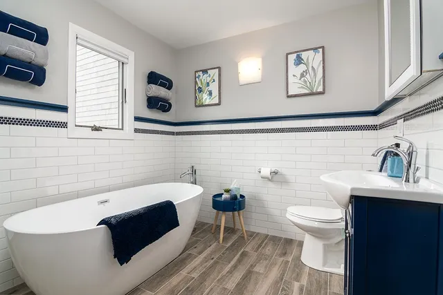 $1,750,000 | 28 Palm Beach Avenue, Narragansett, RI 02882