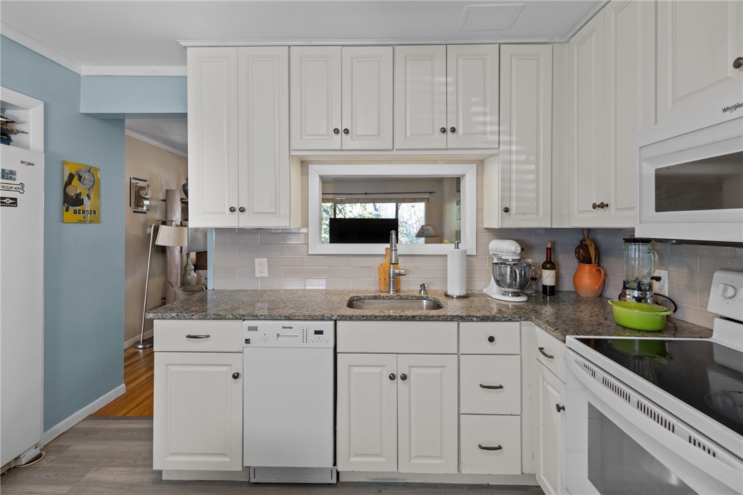 72 West Shore Road, Unit 104 Warwick, RI 02889 - Photo 7 of 24