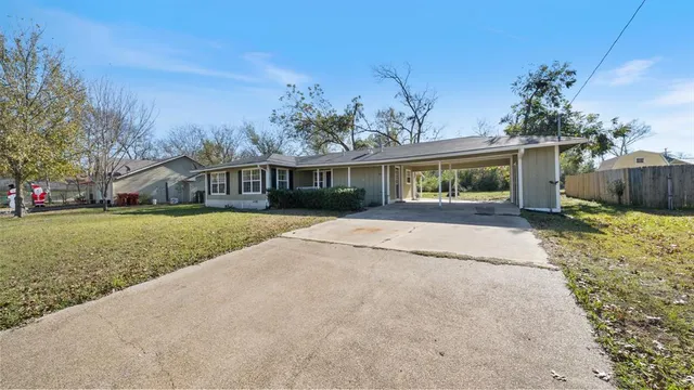 $1,700 | 403 Prairieville Street, Canton, TX 75103