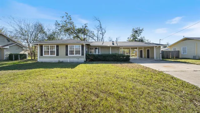 $1,700 | 403 Prairieville Street, Canton, TX 75103