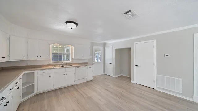 $1,700 | 403 Prairieville Street, Canton, TX 75103