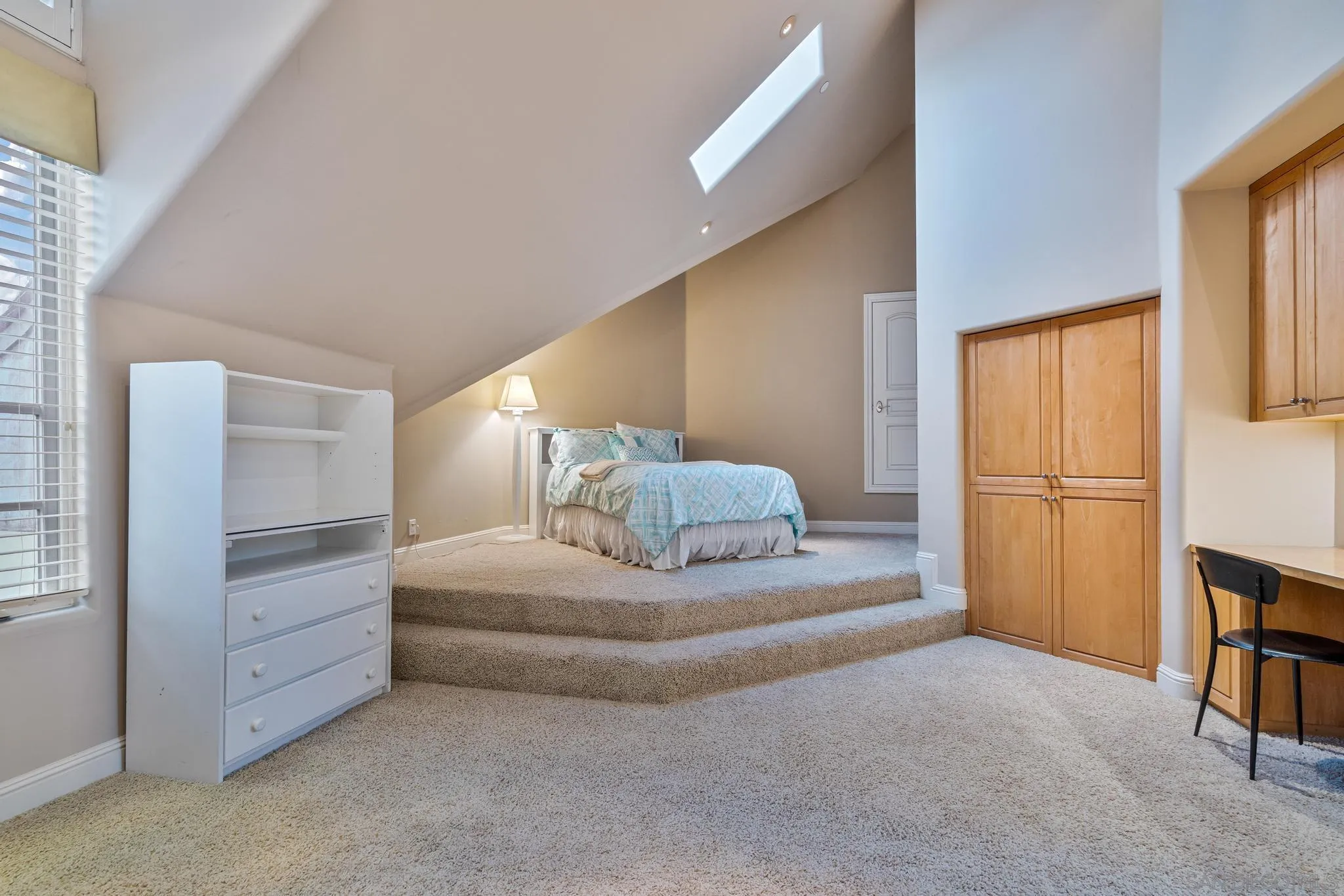 14380 Ciera Court Poway, CA 92064 - Photo 21 of 52 a view of a hallway with cabinet and a lamp