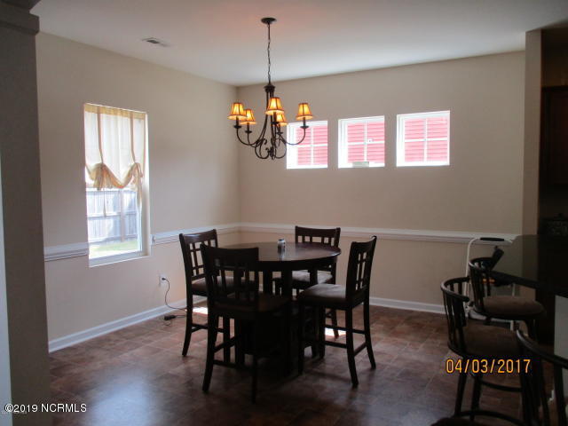 104 Stone Gate Jacksonville, NC 28546 - Photo 11 of 23 20170406010848735594000000-o