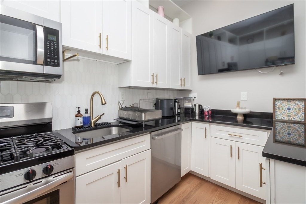 354 North Main Street, Unit 213 Andover, MA 01810 - Photo 9 of 21